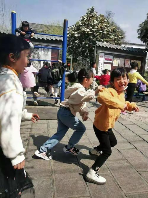 课外时光手抄报杨雨霏和缘李骆俊言张志豪苏瑾萱戴滋倩郭宸睿马鑫杰欧